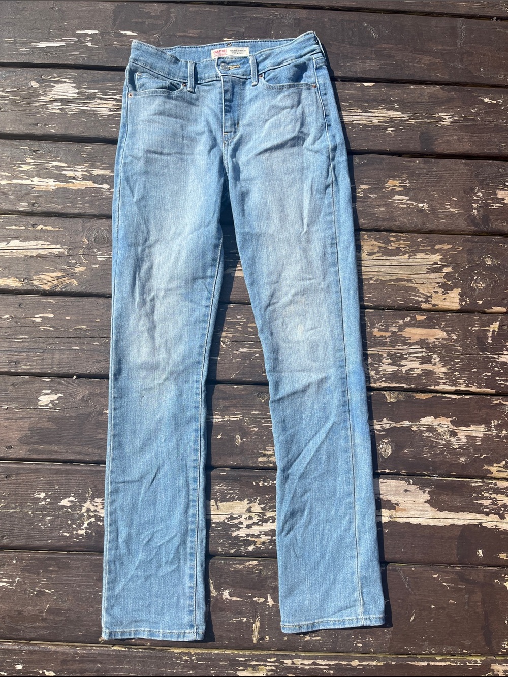 Signature by Levi Strauss mid rise straight leg jeans